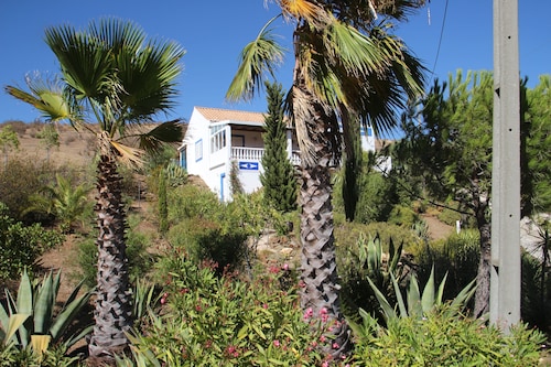 Lovely house with splendid sea view in rural Serra Tavira
