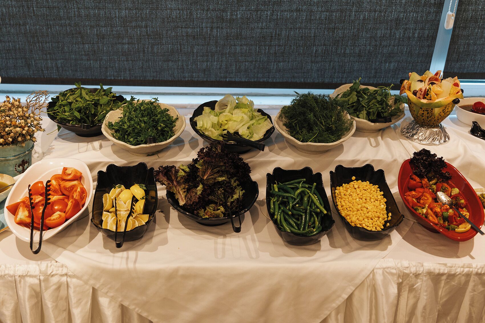 breakfast, lunch and dinner served