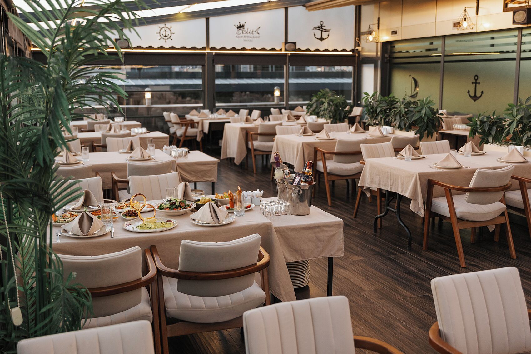 breakfast, lunch and dinner served