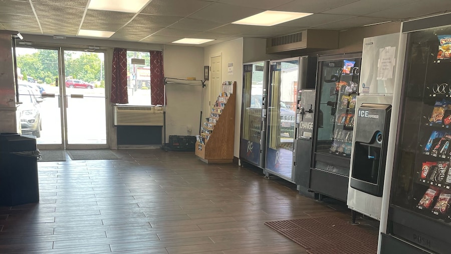 Budgetel Inn & Suites