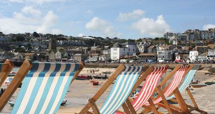 Wonderful child and baby friendly cottage. Near Porthleven, St Ives & Praa Sands