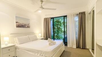 Classic Apartment, 3 Bedrooms | 3 bedrooms, premium bedding, individually decorated