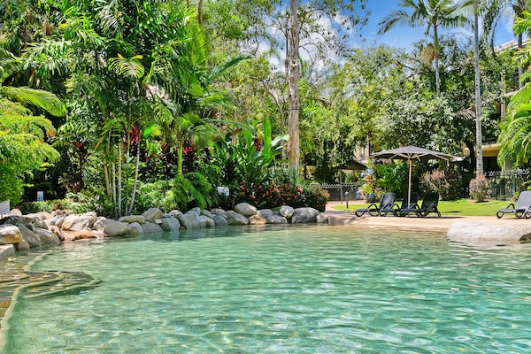3 outdoor pools, open 6:00 AM to 10:00 PM, pool umbrellas, pool loungers