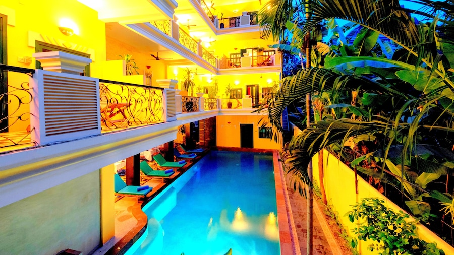 Golden Banana Residence