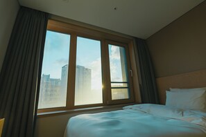 Lumia Twin | Premium bedding, blackout curtains, soundproofing, iron/ironing board - Jongno Lumia Tourist Hotel (Seoul)