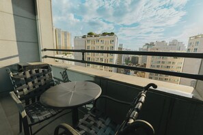 Lumia Suite | Terrace/patio