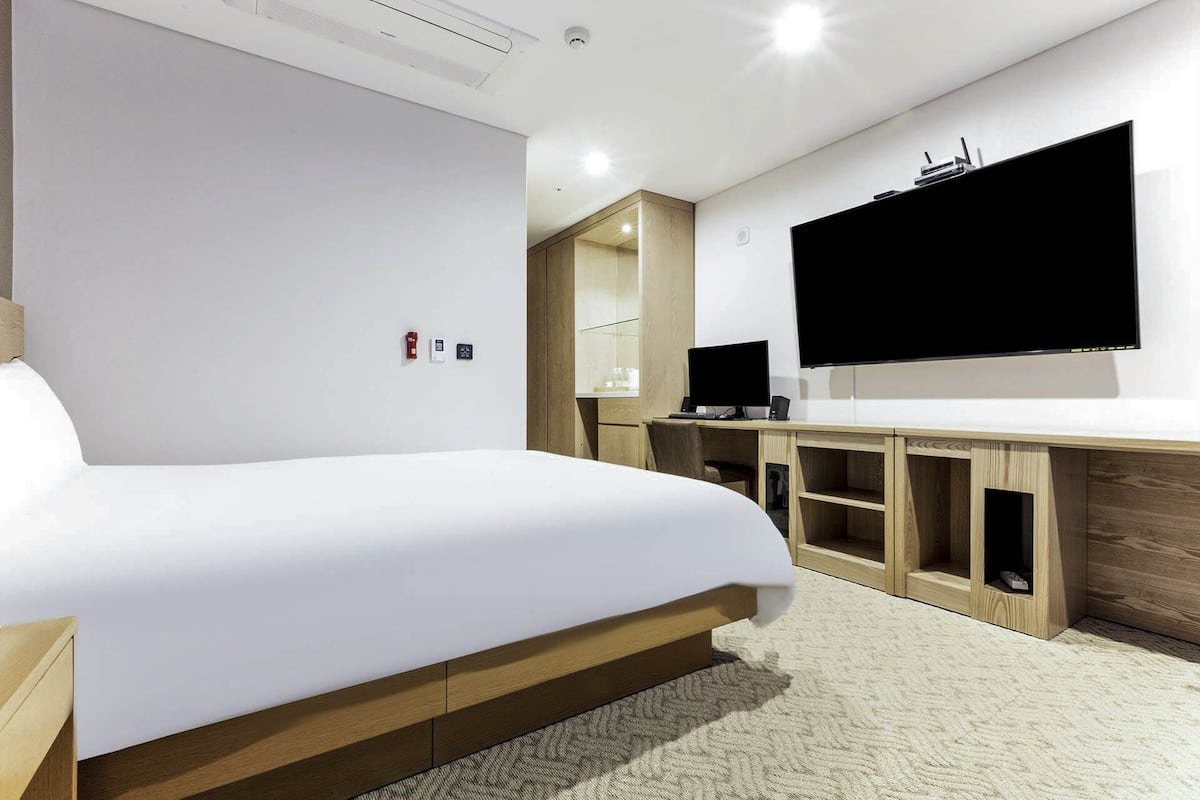 Superior 1 PC | 1 camera, biancheria da letto di alta qualità, tende oscuranti