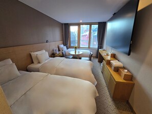 Lumia Triple Journey | Premium bedding, blackout curtains, soundproofing, iron/ironing board - Jongno Lumia Tourist Hotel (Seoul)