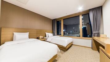 Standard Twin | 1 bedroom, premium bedding, blackout drapes, soundproofing