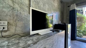Comfort Room | Minibar, individually decorated, free WiFi