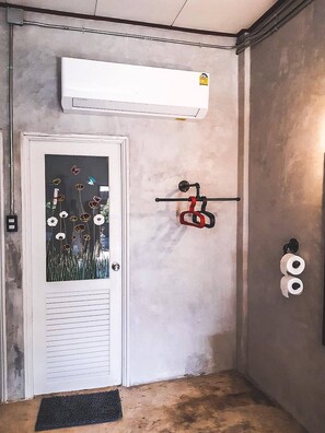 Minibar, décoration personnalisée, Wi-Fi gratuit