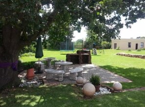 BBQ/picnic Area - The Guest House (Lekwa)