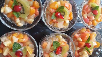 Daily English breakfast (ZAR 60 per person)