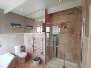 Deluxe Queen Rooms | 5 bedrooms, pillow-top beds, individually decorated