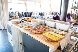 Desayuno buffet incluido todos los días 