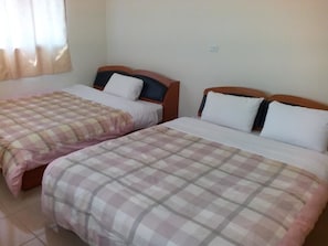 Standard Triple Room | Desk, blackout drapes, free wired internet - Skywater (Puli)