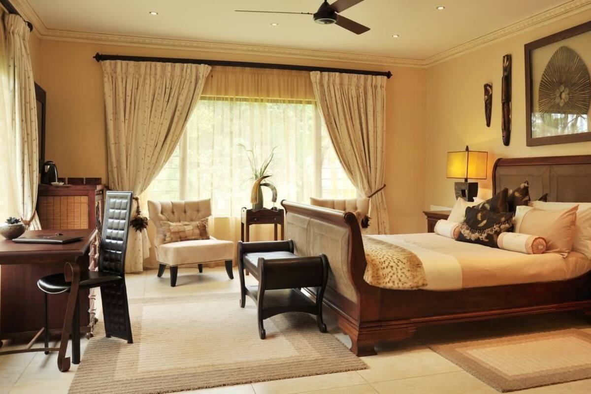 Phòng Suite trăng mật | Bộ đồ giường cao cấp, két bảo mật tại phòng, bàn, phòng cách âm