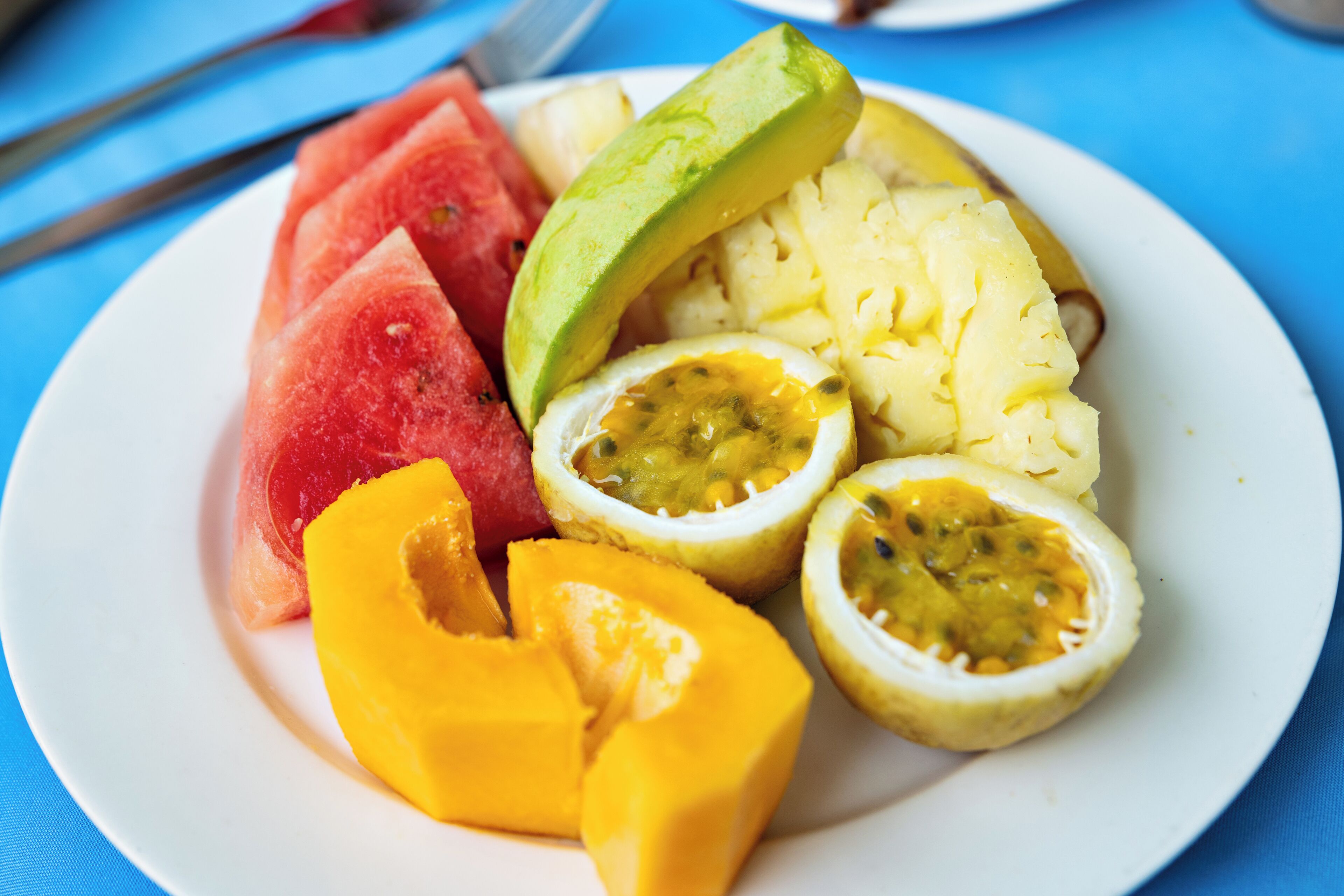 breakfast, lunch and dinner served