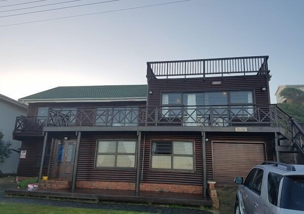 Front of property - 303 Kusweg (Great Brak River)