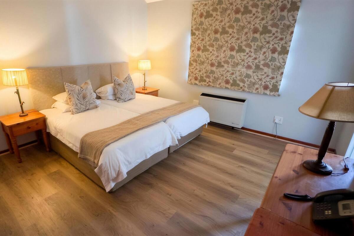 Luxury Double or Twin Room, Ensuite | Premium bedding, in-room safe, desk, laptop workspace