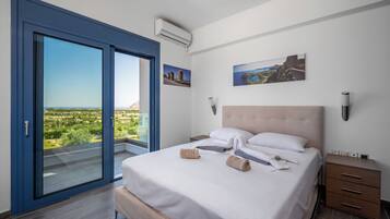 Superior Suite, 5 Bedrooms, Private Pool, Mountain View | Hypo-allergenic bedding, in-room safe, desk, soundproofing