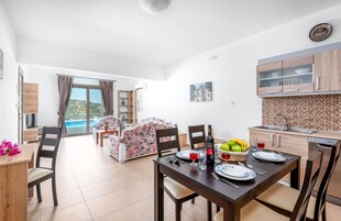 高级套房, 3 间卧室, 私人游泳池, 山景 | 客房内用餐