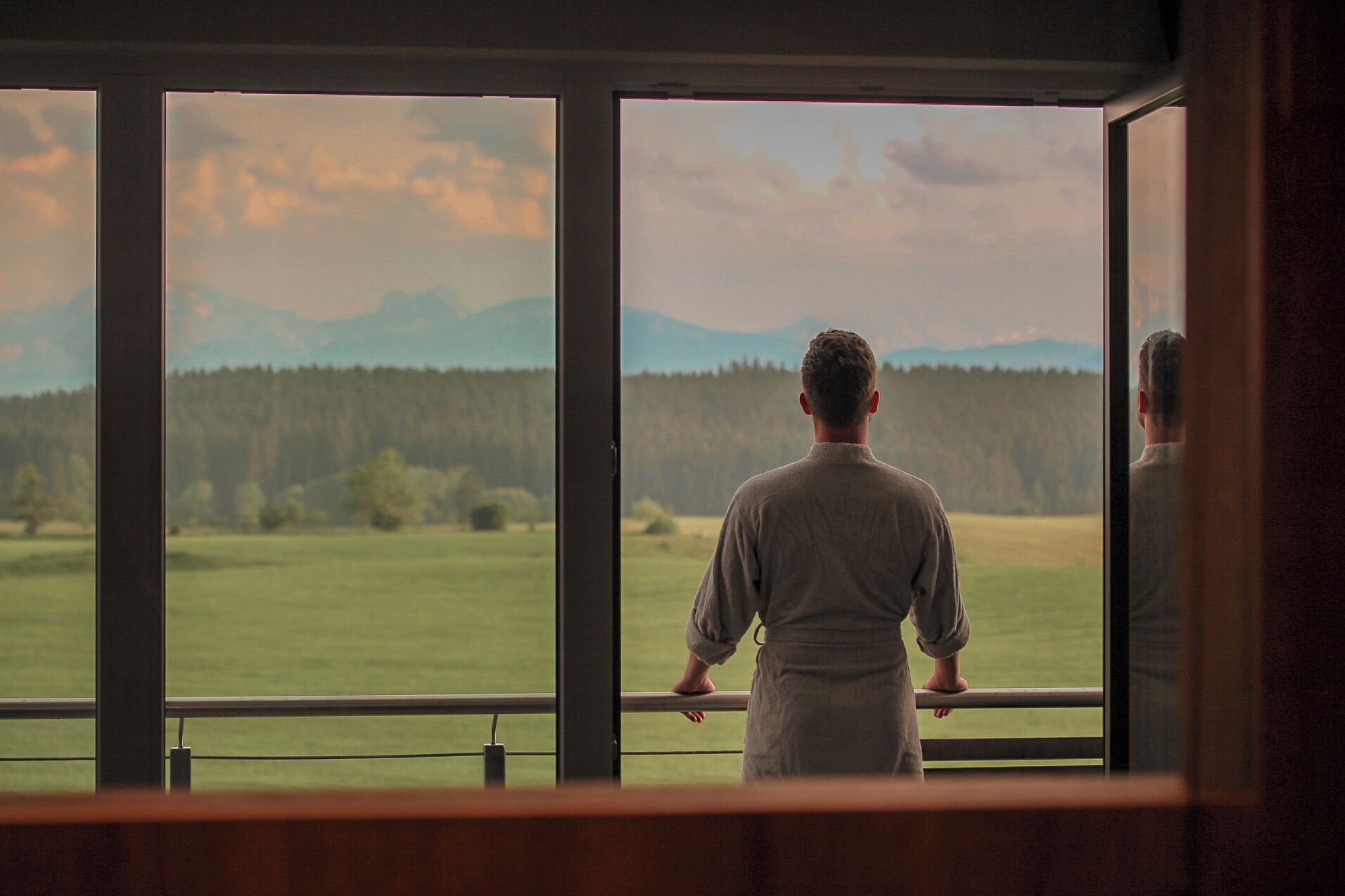 Hypo-allergenic bedding, in-room safe, desk, iron/ironing board