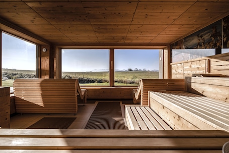 Sauna, steam room, body treatments, hot stone massages, sports massages. Das Weitblick Allgäu