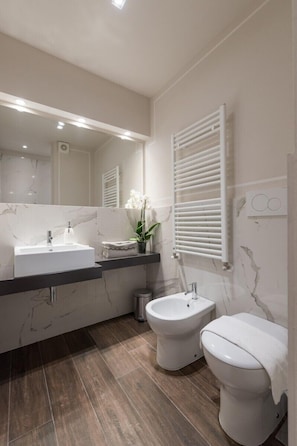 Bathroom - Suite & View (Florence)