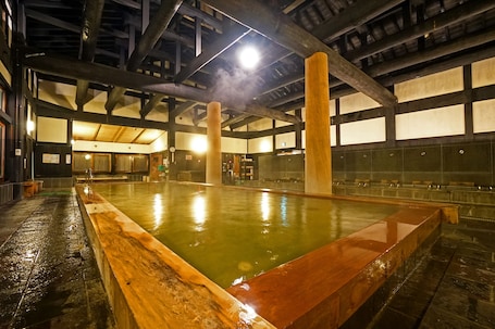 Piscina natural. Hotel Taiko