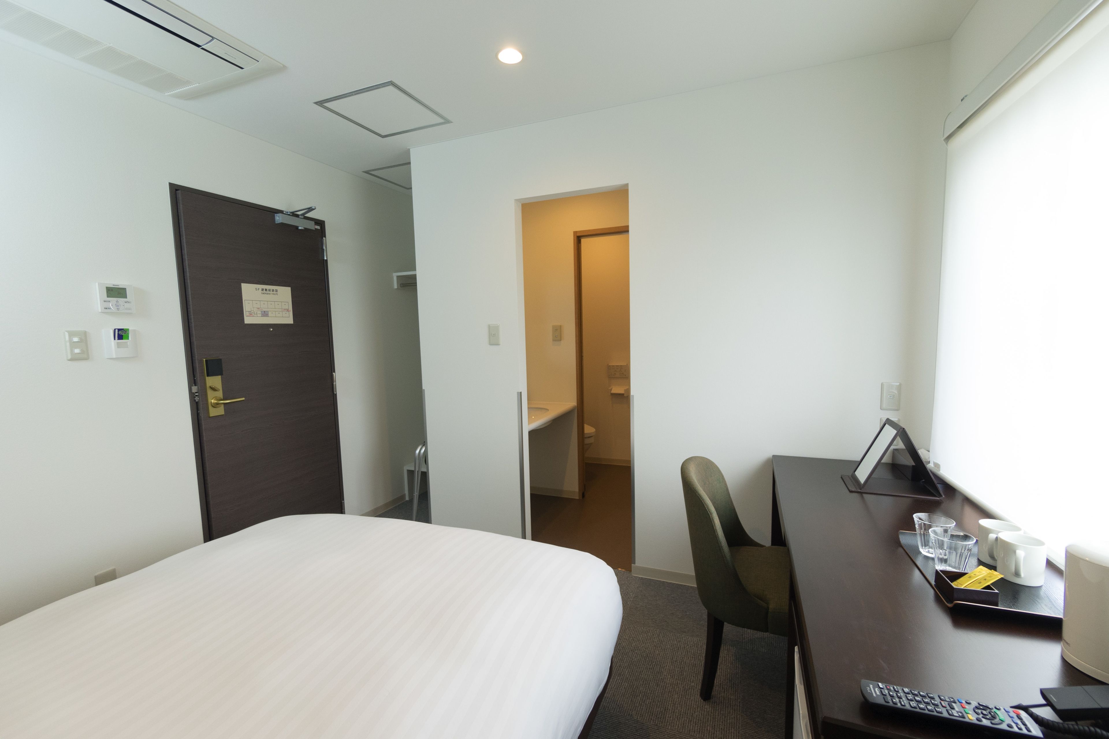 double room | desk, free wifi, bed sheets