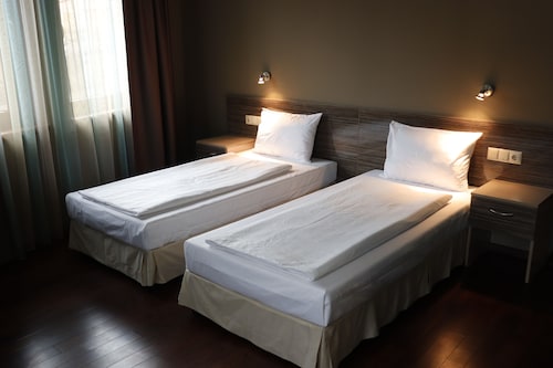 Roots Hotel & Wine Bar