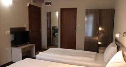 Root Hotel Old Town