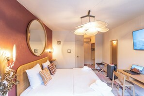 Superior Double Room, 1 Large Single Bed | Premium bedding, desk, soundproofing, free WiFi - BHOMA HOTEL (Bourges)