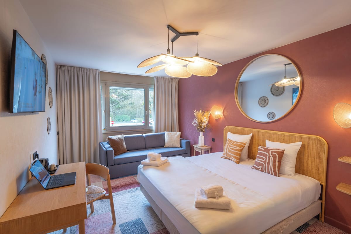 Superior Double Room, 1 Large Twin Bed | Premium bedding, desk, soundproofing, free WiFi