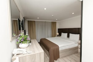 1 habitación, minibar, caja de seguridad en la habitación y escritorio