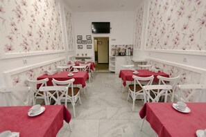 Restaurant - Deluxe City Hotel (Baku)