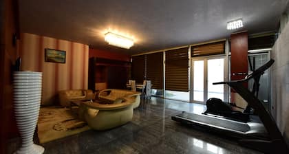 Deluxe City Hotel