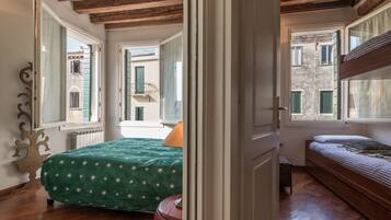 Appartamento, 2 camere da letto | Vista dalla camera