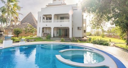 Queens Chateau Boutique Villa