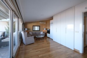 Living area - Cheya Gumussuyu Residence (Istanbul)