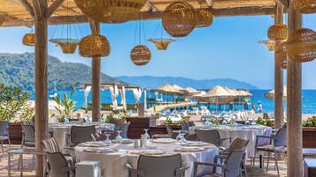 Frühstück, Mittagessen, Abendessen, lokale Küche