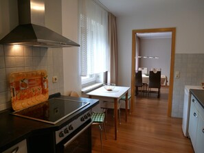 Fridge, oven, coffee/tea maker, electric kettle