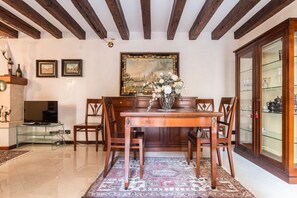 Apartment, 1 Schlafzimmer | Wohnbereich | Flachbildfernseher