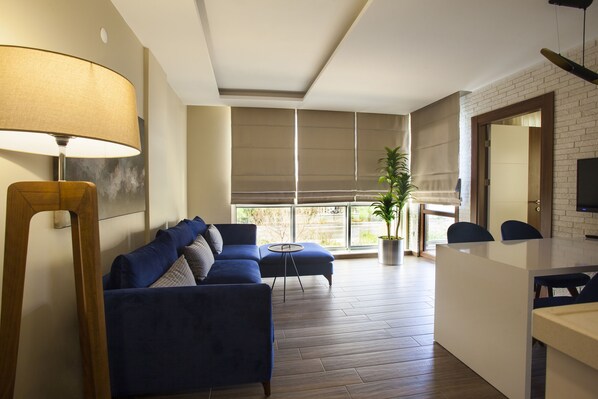 LCD TV - Maxuite Hotel in Home (Edremit)