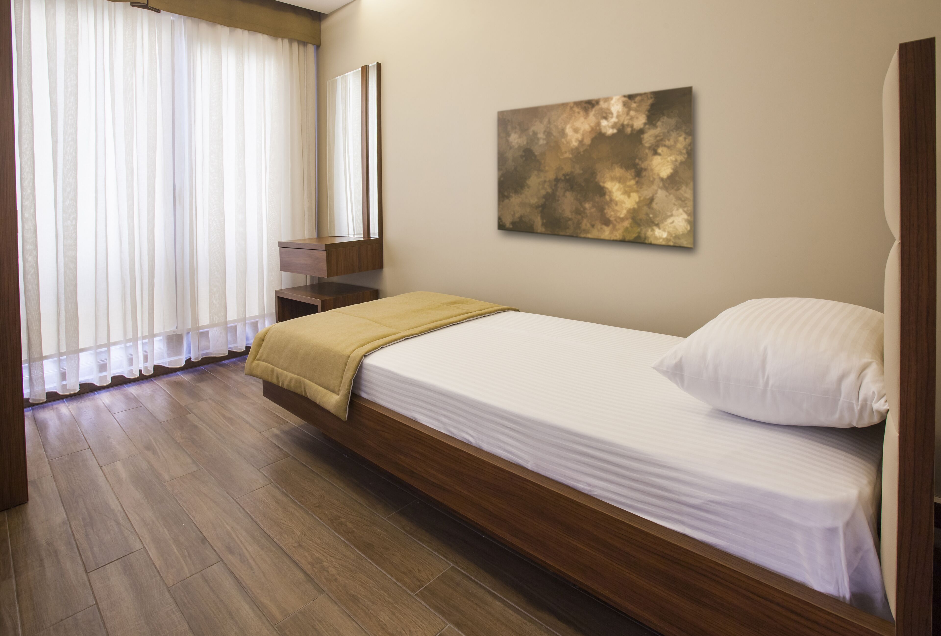 2 bedrooms, desk, soundproofing, iron/ironing board