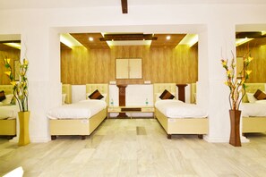 Habitación Confort, dormitorio mixto | Caja de seguridad en la habitación y wifi gratis