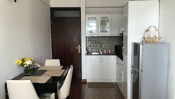 Fridge, microwave, coffee/tea maker, electric kettle