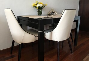 Standard Apartment, 3 Bedrooms | In-room dining - G5 Apartment (Nuwara Eliya)