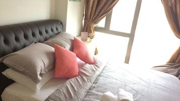 2 bedrooms, desk, iron/ironing board, free WiFi